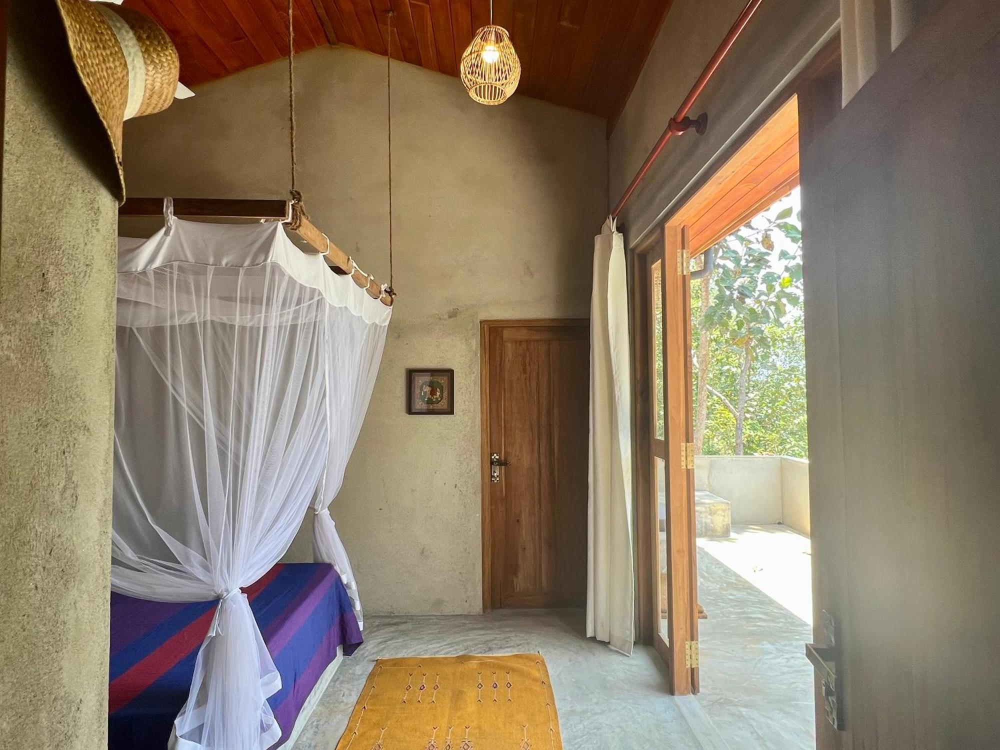 Into The Blue - Yoga Included & Walk To 3 Beaches Tangalle Ngoại thất bức ảnh